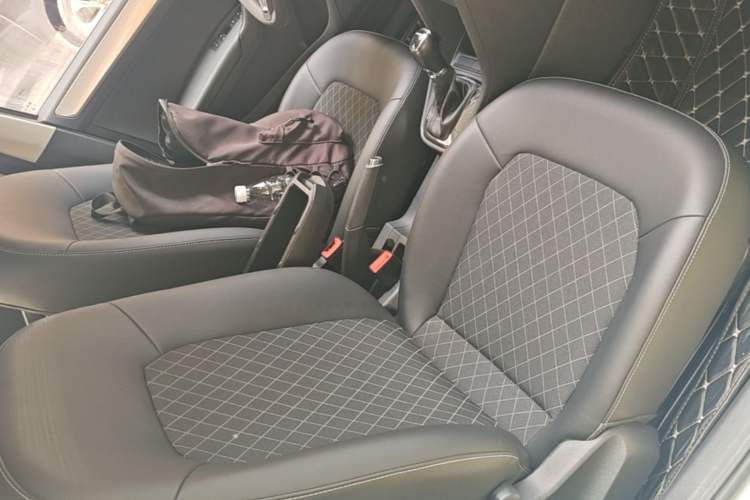 Used Skoda Rapid 2018 1.6L Automatic Comfort Edition Right Front Seat