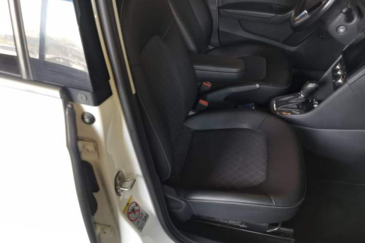 Used Skoda Rapid 2018 1.6L Automatic Comfort Edition Right Front Seat