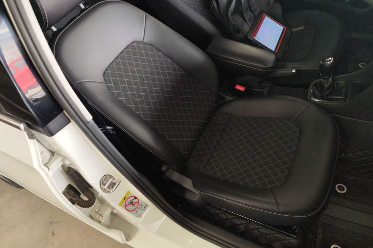 Used Skoda Rapid 2018 1.6L Manual Comfort Edition Right Front Seat