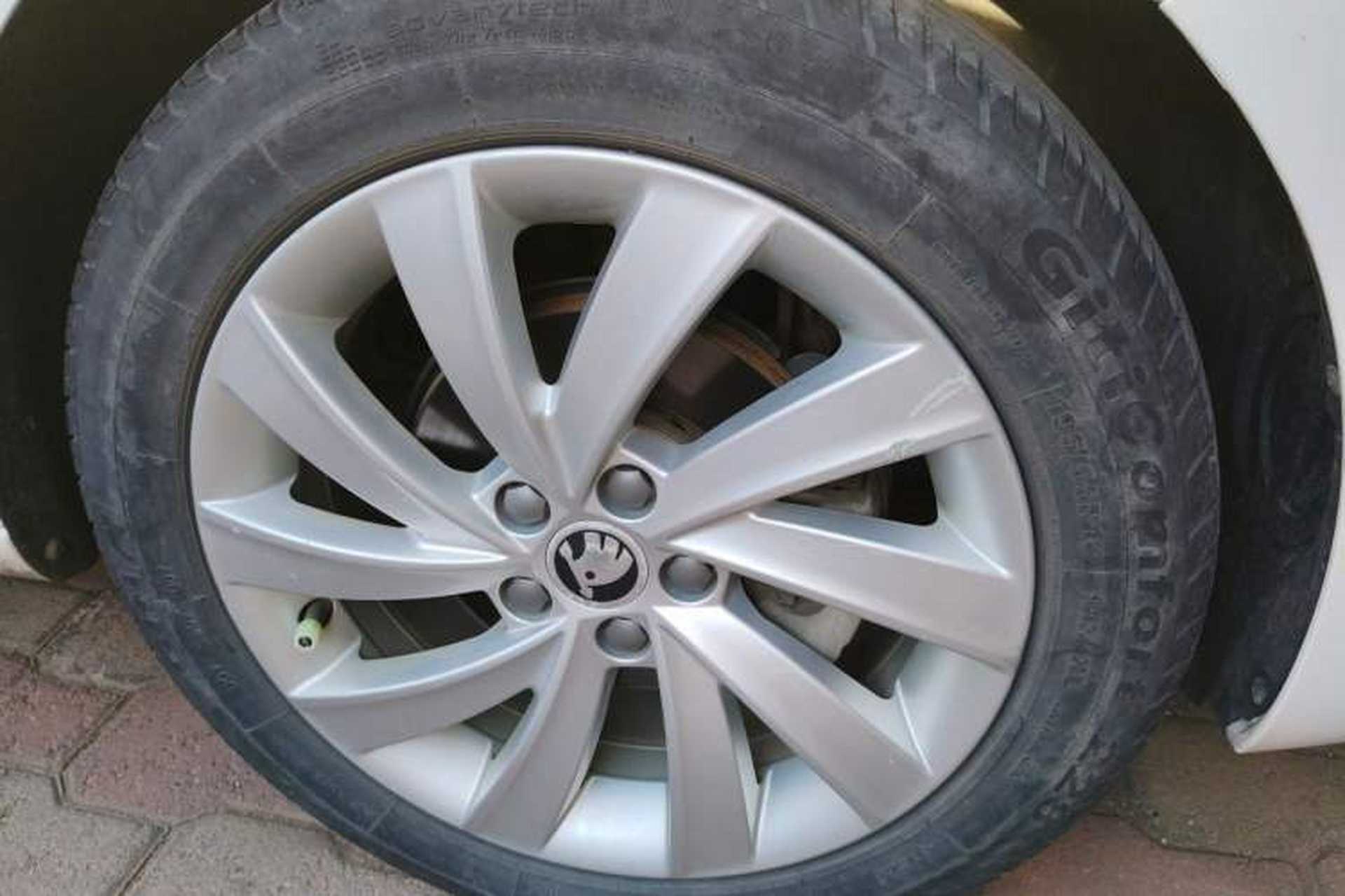 Used Skoda Rapid 2018 1.6L Manual Comfort Edition Right Front Wheel Hub