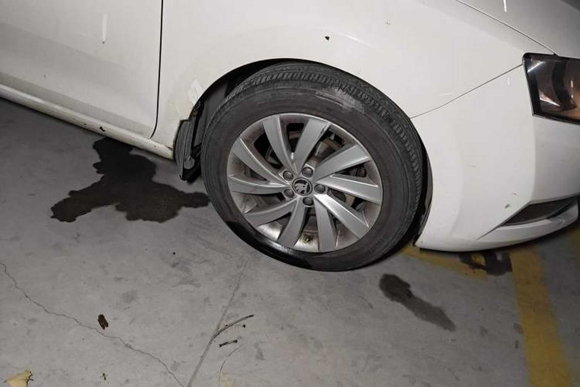 Used Skoda Rapid 2018 1.6L Automatic Comfort Edition Right Front Wheel Hub