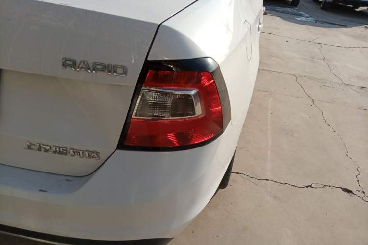 Used Skoda Rapid 2018 1.6L Automatic Comfort Edition Right Rear Taillight
