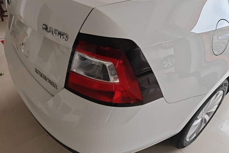 Used Skoda Rapid 2018 1.6L Automatic Comfort Edition Right Rear Taillight
