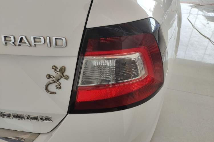 Used Skoda Rapid 2018 1.6L Automatic Comfort Edition Right Rear Taillight