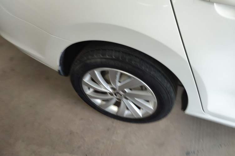 Used Skoda Rapid 2018 1.6L Manual Comfort Edition Right Rear Wheel Hub