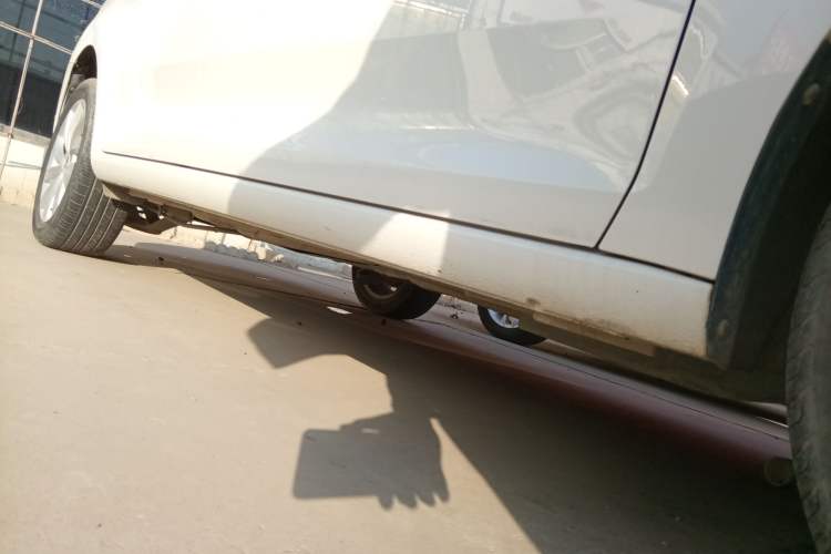 Used Skoda Rapid 2018 1.6L Automatic Comfort Edition Right Side Sill