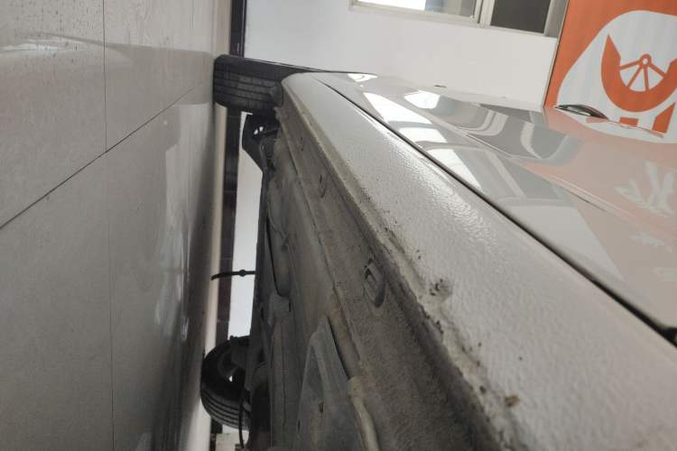 Used Skoda Rapid 2018 1.6L Automatic Comfort Edition Right Side Sill