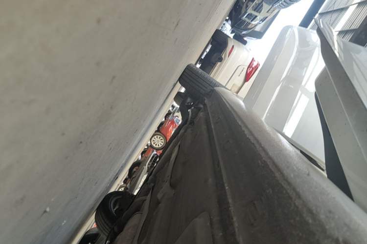 Used Skoda Rapid 2018 1.6L Automatic Comfort Edition Right Side Sill