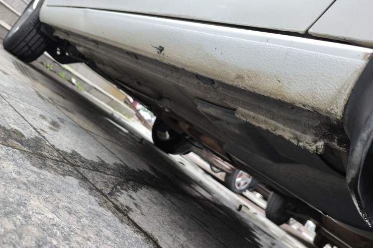 Used Skoda Rapid 2018 1.6L Automatic Comfort Edition Right Side Sill