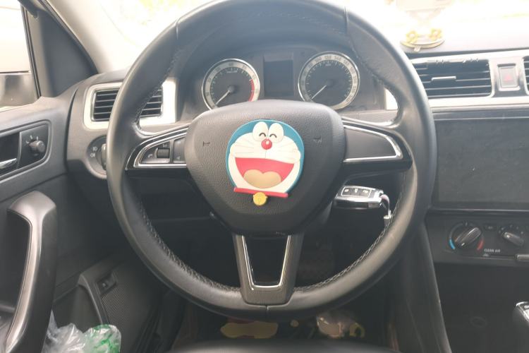 Used Skoda Rapid 2018 1.6L Automatic Comfort Edition Steering Wheel