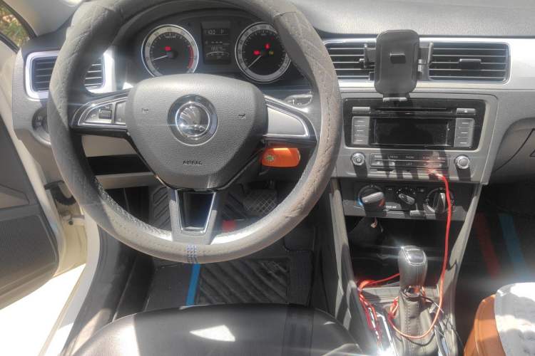 Used Skoda Rapid 2018 1.6L Automatic Comfort Edition Steering Wheel