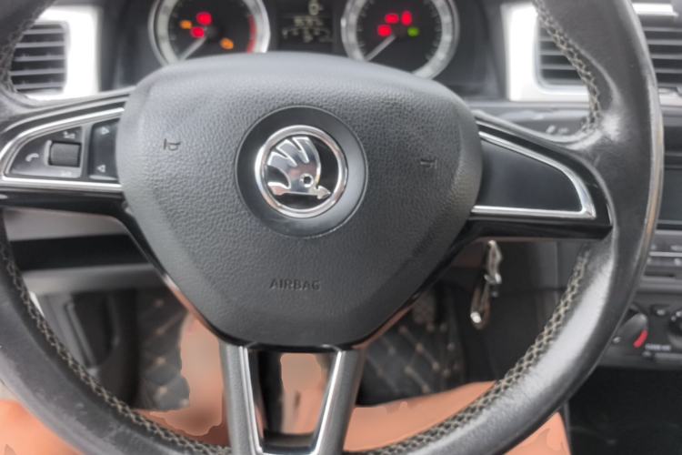 Used Skoda Rapid 2018 1.6L Automatic Comfort Edition Steering Wheel