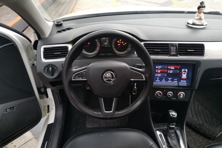 Used Skoda Rapid 2018 1.6L Automatic Comfort Edition Steering Wheel