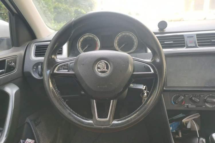 Used Skoda Rapid 2018 1.6L Manual Comfort Edition Steering Wheel