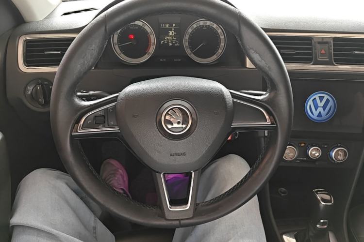 Used Skoda Rapid 2018 1.6L Automatic Comfort Edition Steering Wheel