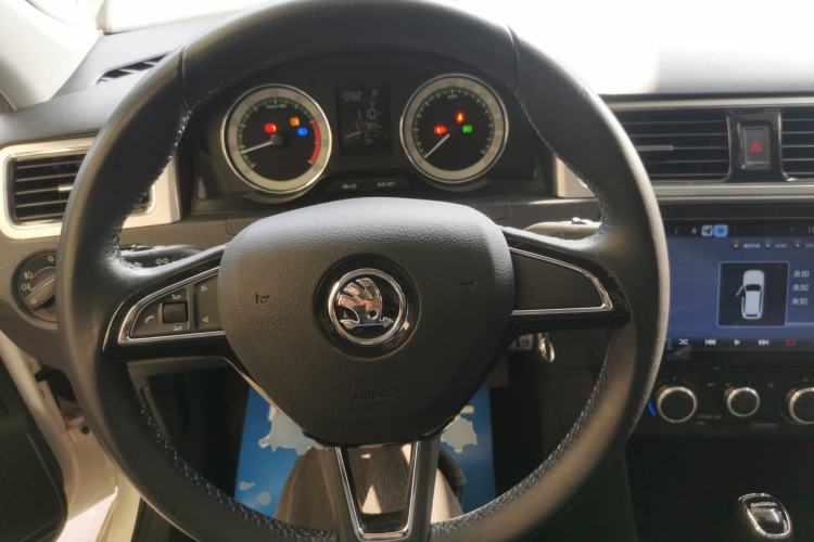 Used Skoda Rapid 2018 1.6L Automatic Comfort Edition Steering Wheel
