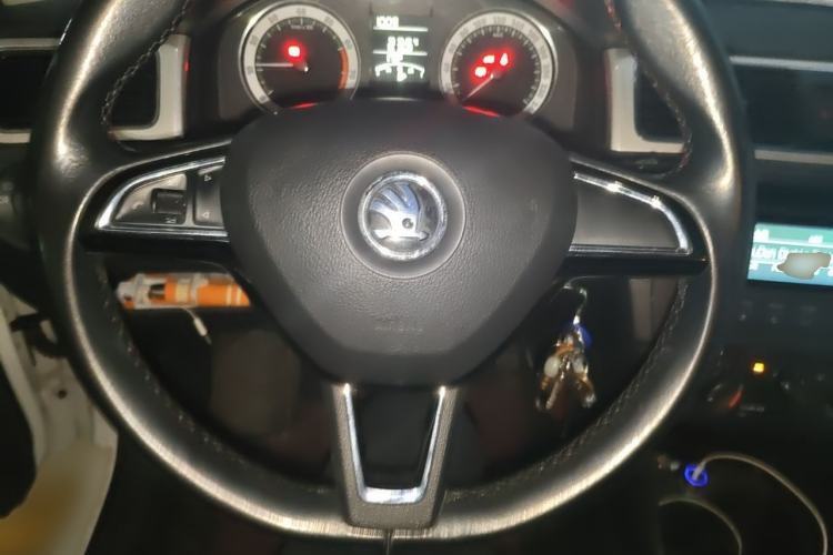 Used Skoda Rapid 2018 1.6L Manual Comfort Edition Steering Wheel