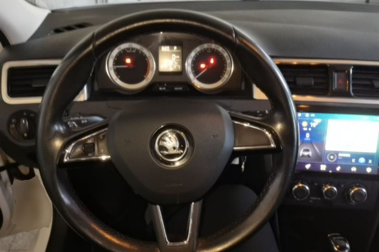 Used Skoda Rapid 2018 1.6L Automatic Comfort Edition Steering Wheel