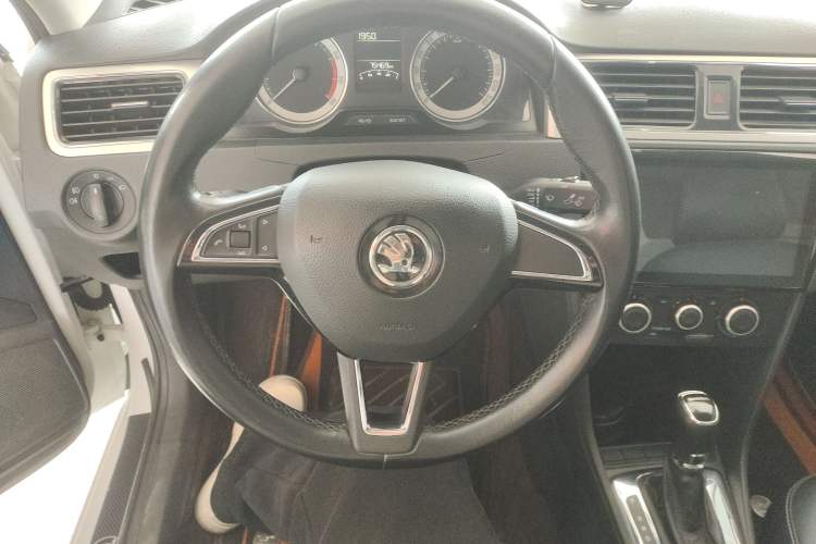 Used Skoda Rapid 2018 1.6L Automatic Comfort Edition Steering Wheel