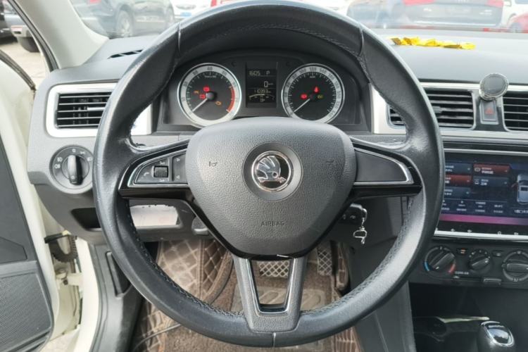 Used Skoda Rapid 2018 1.6L Automatic Comfort Edition Steering Wheel
