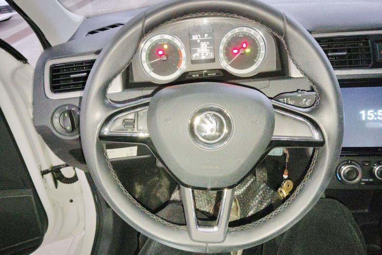 Used Skoda Rapid 2018 1.6L Automatic Comfort Edition Steering Wheel