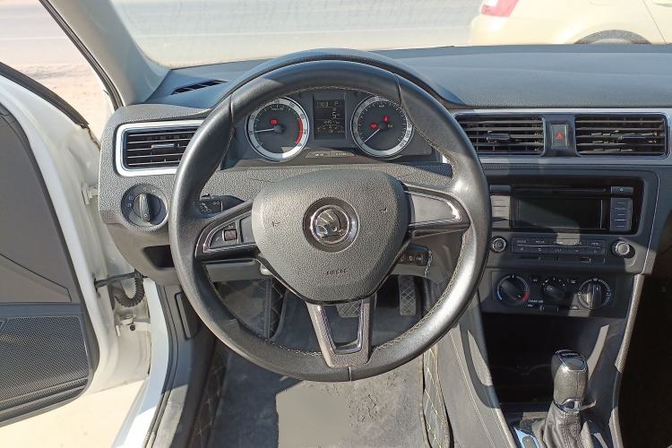 Used Skoda Rapid 2018 1.6L Automatic Comfort Edition Steering Wheel