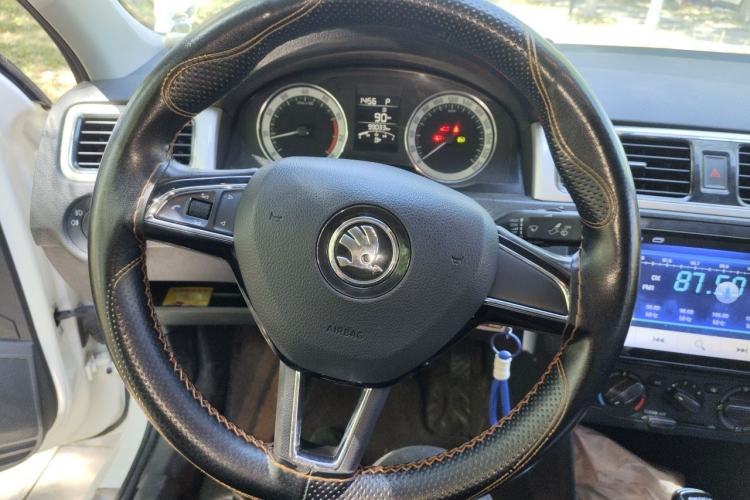 Used Skoda Rapid 2018 1.6L Automatic Comfort Edition Steering Wheel