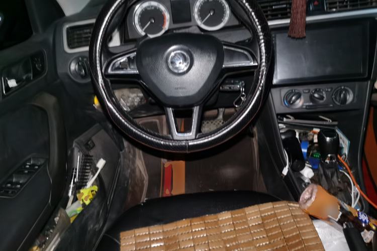 Used Skoda Rapid 2018 1.6L Automatic Comfort Edition Steering Wheel