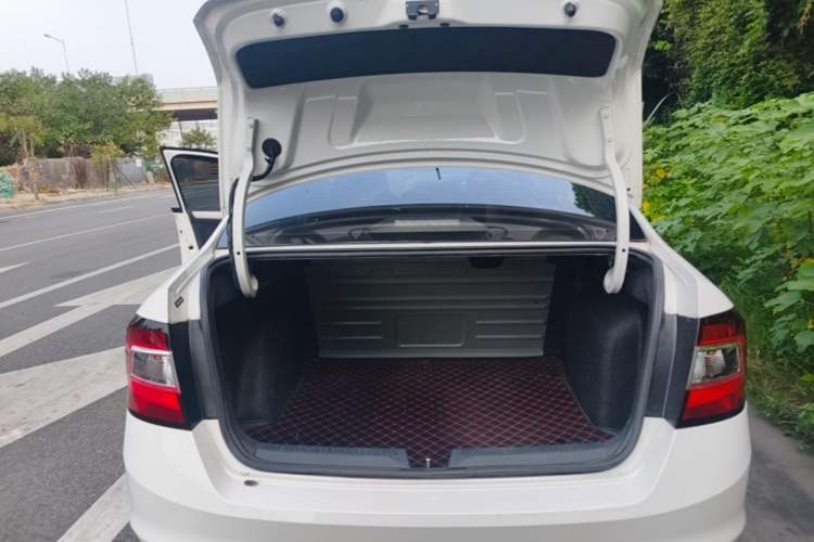 Used Skoda Rapid 2018 1.6L Manual Comfort Edition Trunk