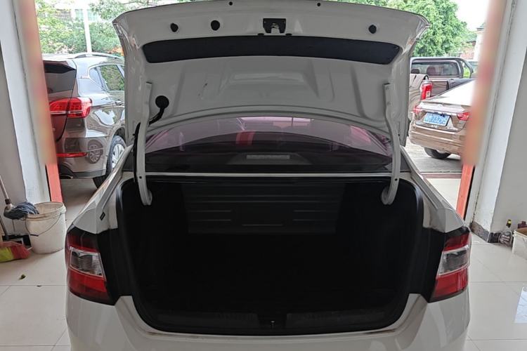 Used Skoda Rapid 2018 1.6L Automatic Comfort Edition Trunk
