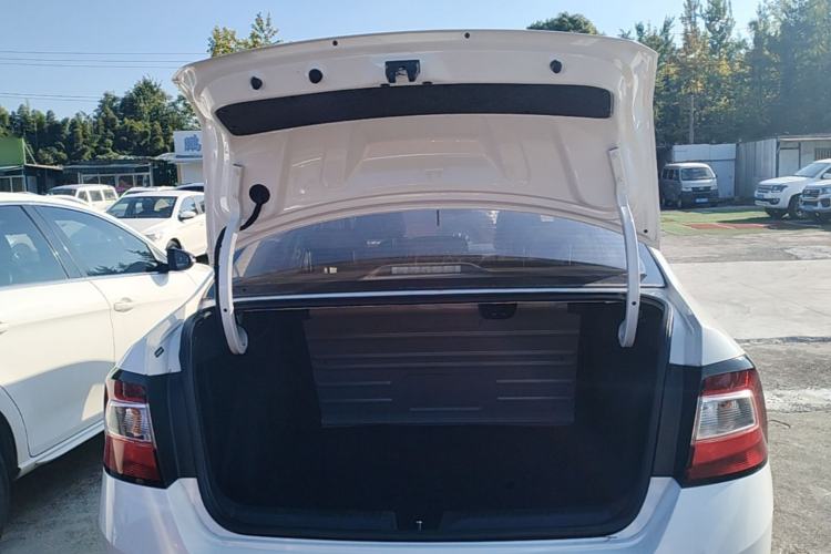 Used Skoda Rapid 2018 1.6L Automatic Comfort Edition Trunk