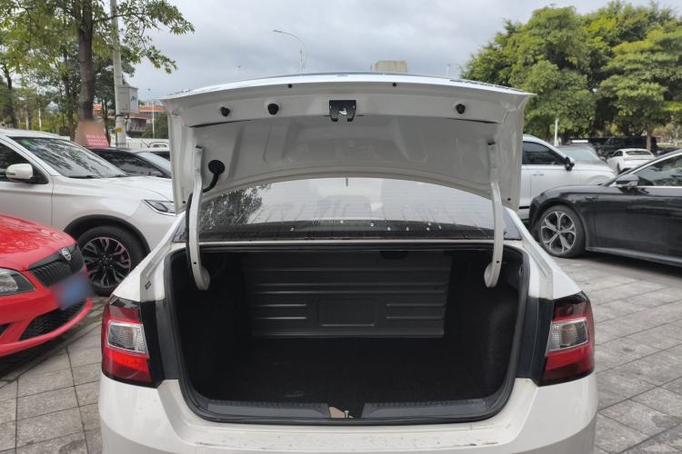 Used Skoda Rapid 2018 1.6L Automatic Comfort Edition Trunk