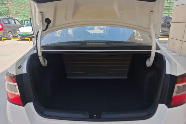 Used Skoda Rapid 2018 1.4L Manual Standard Edition Trunk