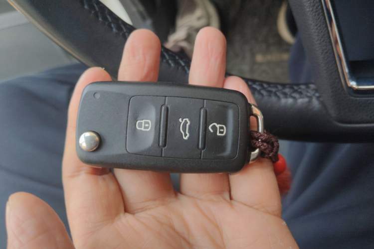 Used Skoda Rapid 2018 1.6L Automatic Comfort Edition Vehicle Key