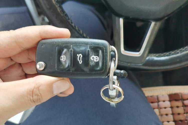 Used Skoda Rapid 2018 1.6L Manual Comfort Edition Vehicle Key