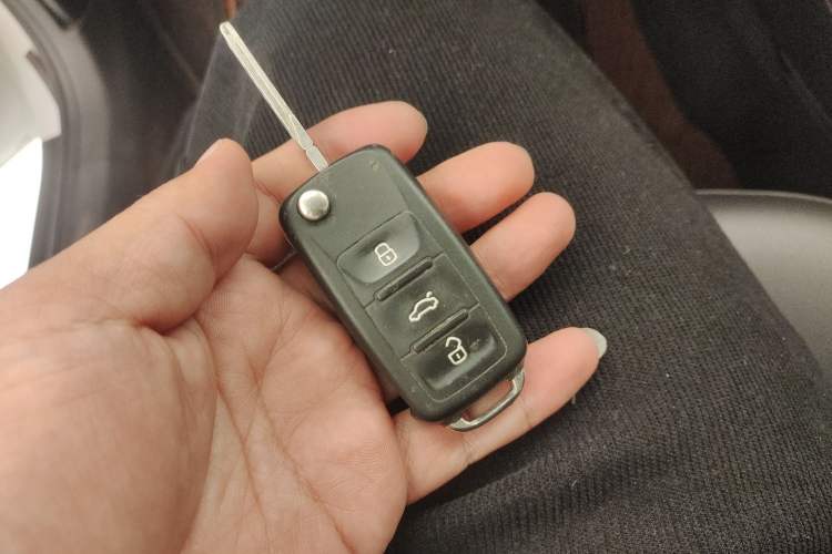 Used Skoda Rapid 2018 1.6L Automatic Comfort Edition Vehicle Key