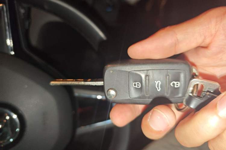 Used Skoda Rapid 2018 1.6L Manual Comfort Edition Vehicle Key