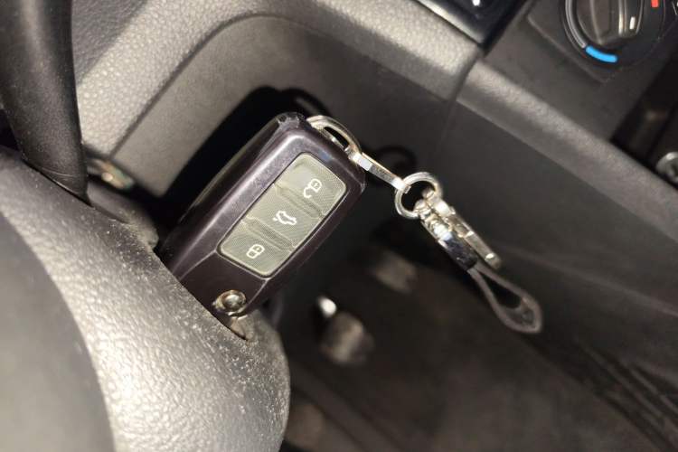 Used Skoda Rapid 2018 1.6L Manual Comfort Edition Vehicle Key