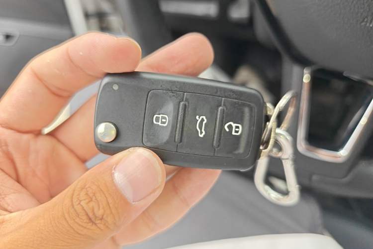 Used Skoda Rapid 2018 1.6L Automatic Comfort Edition Vehicle Key