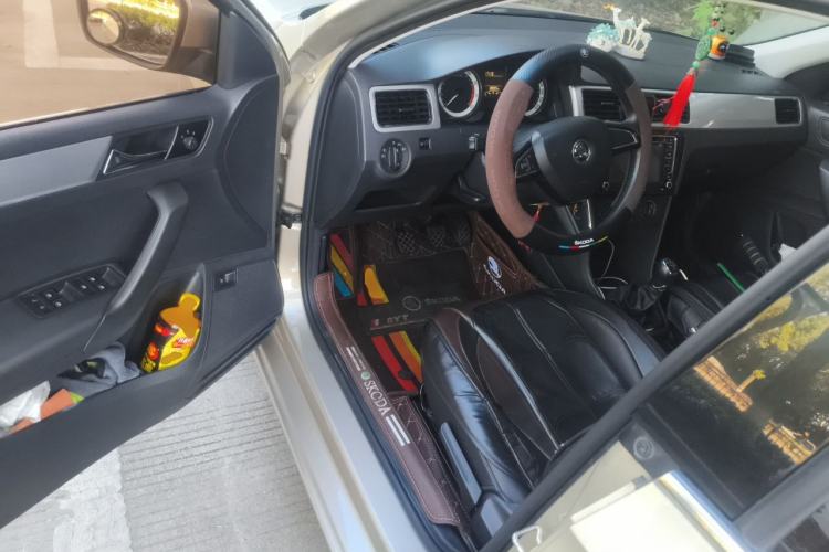 Used Skoda Rapid 2018 1.6L Manual Comfort Edition Driver Seat