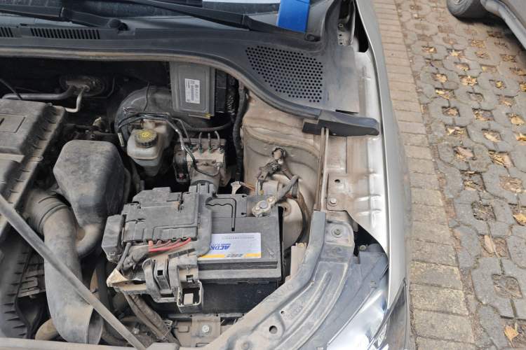 Used Skoda Rapid 2018 1.6L Manual Comfort Edition Engine Bay Left