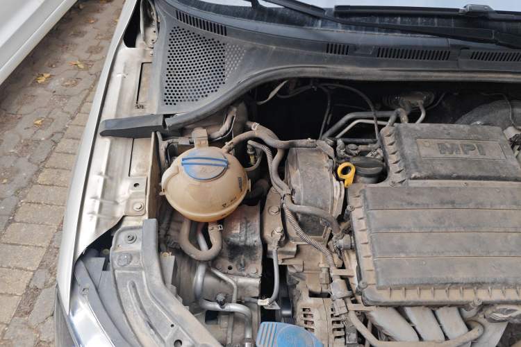Used Skoda Rapid 2018 1.6L Manual Comfort Edition Engine Bay Right