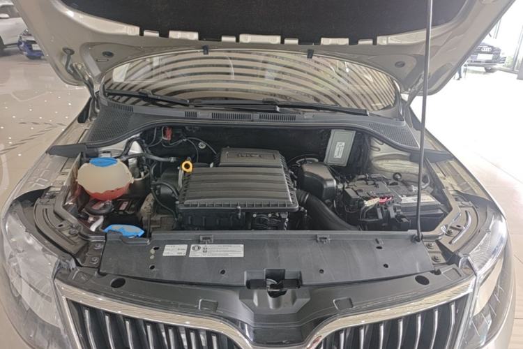 Used Skoda Rapid 2018 1.6L Automatic Comfort Edition Engine Bay