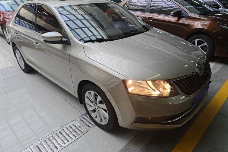 Used Skoda Rapid 2018 1.6L Automatic Comfort Edition Front Right 45 Deg