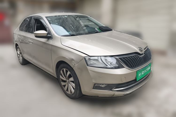 Used Skoda Rapid 2018 1.6L Manual Comfort Edition Front Right 45 Deg