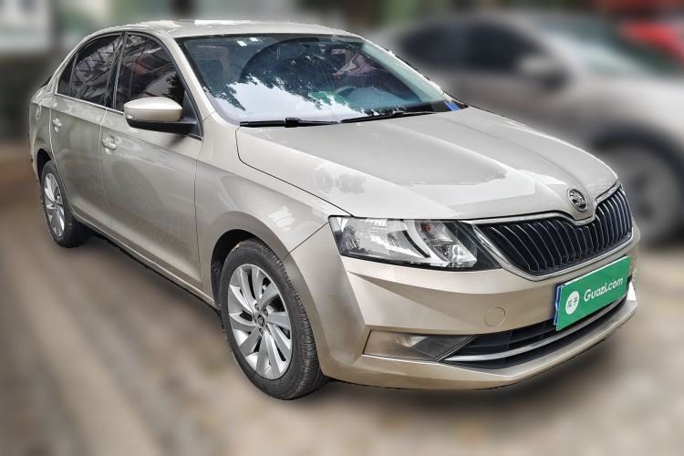 Used Skoda Rapid 2018 1.6L Manual Comfort Edition Front Right 45 Deg