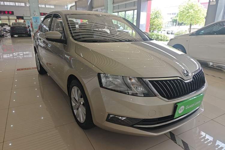 Used Skoda Rapid 2018 1.6L Automatic Comfort Edition Front Right 45 Deg