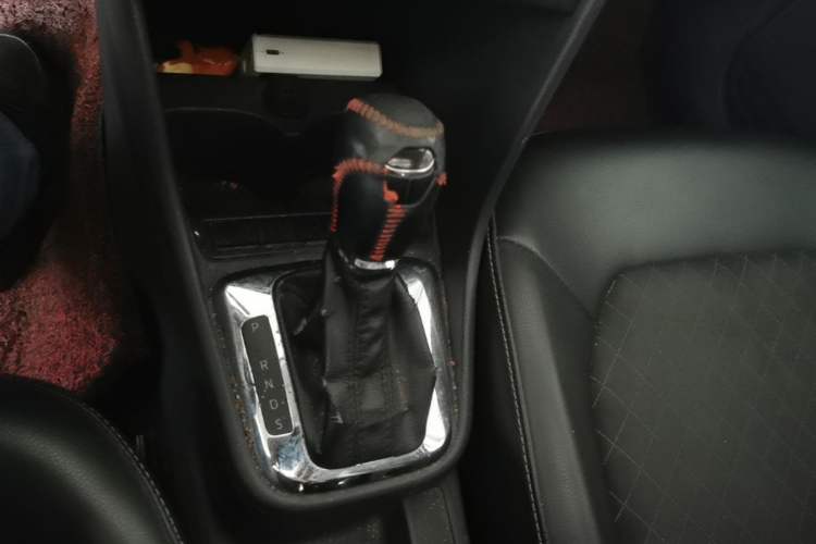 Used Skoda Rapid 2018 1.6L Automatic Comfort Edition Gear Lever