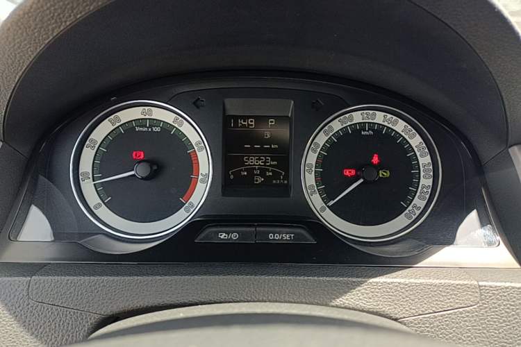 Used Skoda Rapid 2018 1.6L Automatic Comfort Edition Instrument Cluster