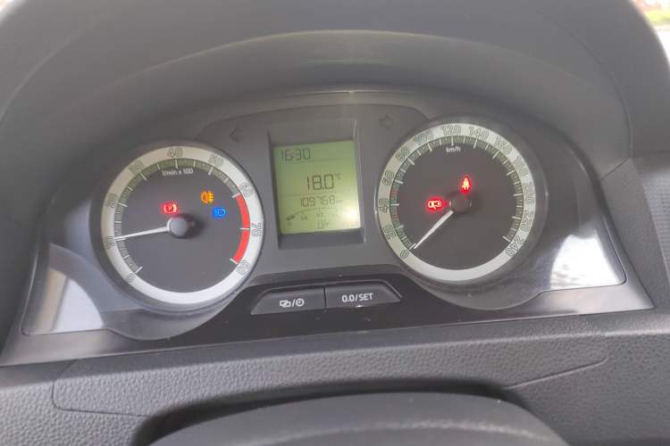 Used Skoda Rapid 2018 1.6L Manual Standard Edition Instrument Cluster